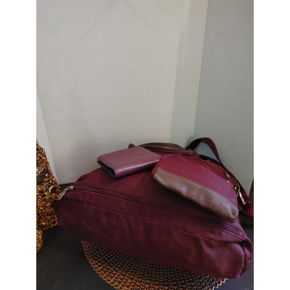 Baggallini Elena Travel Tote w. Wallet & Wristlet - Picture 8 of 10